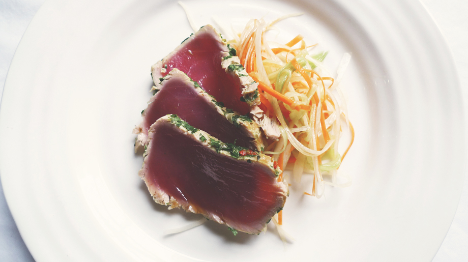 Herb coated tuna with asian shredded vegetable salad